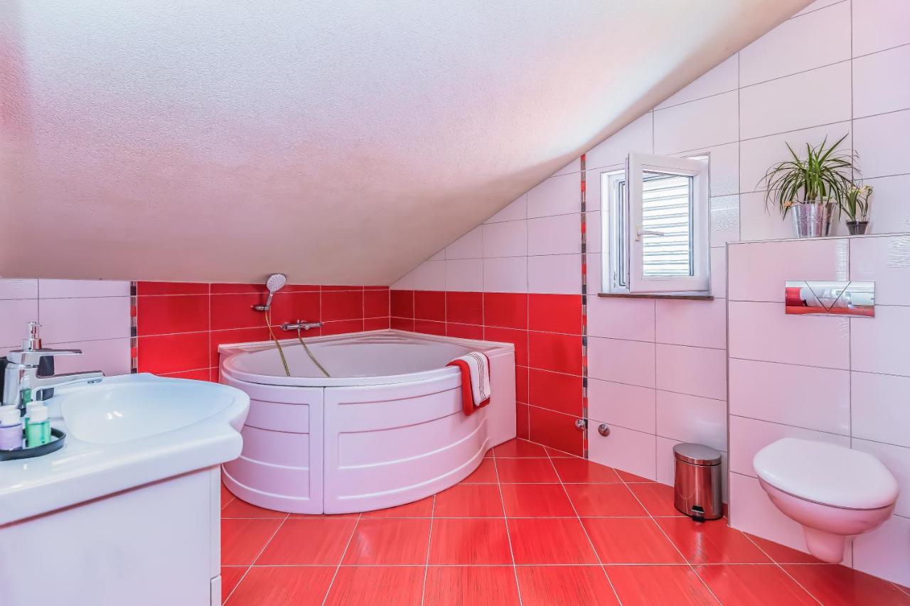 Apartmani Nikola Baška Voda Exterior foto