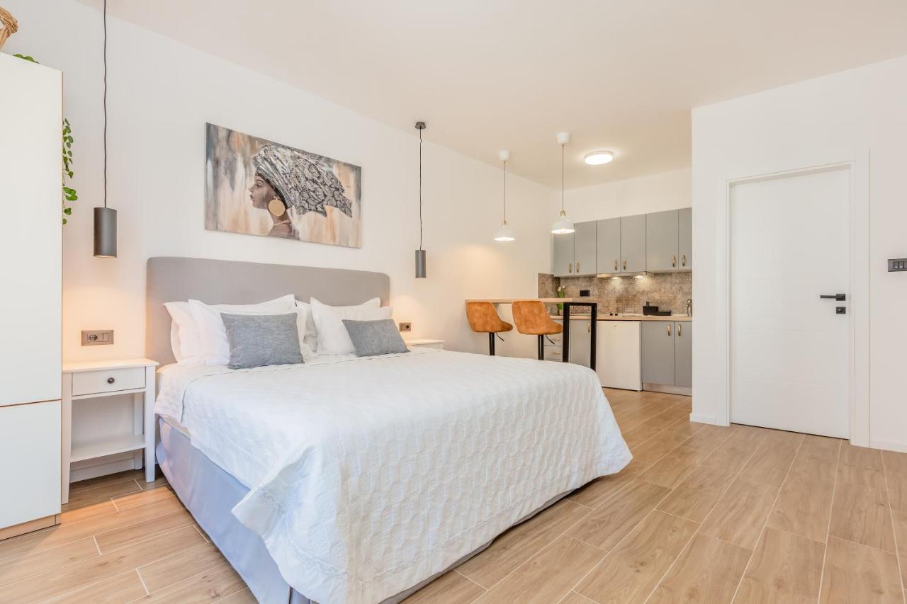 Apartmani Nikola Baška Voda Exterior foto